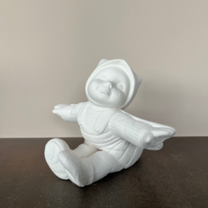 Baby bij armen open